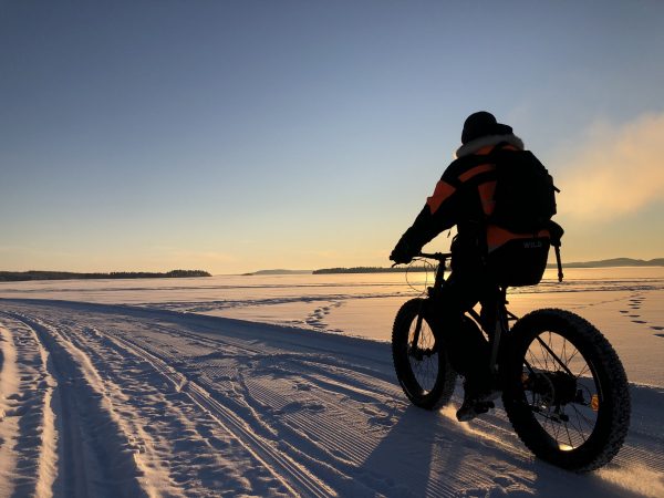 Winter biking on the Lake Pielinen