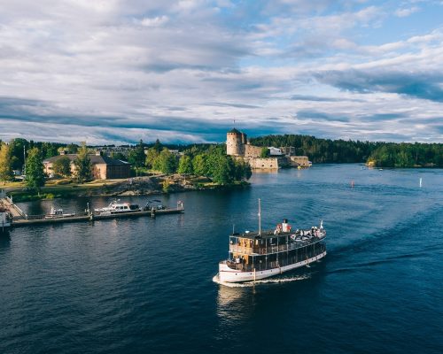 https://www.visitkarelia.fi/files/day-13-cruises-savonlinna.jpg