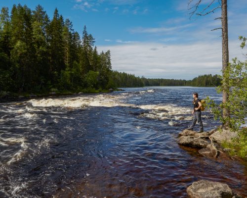 https://www.visitkarelia.fi/files/erakeskus-wilderness-lodgeruunaa-np-_-2022_-photo-klaus-herzmann-36.jpg