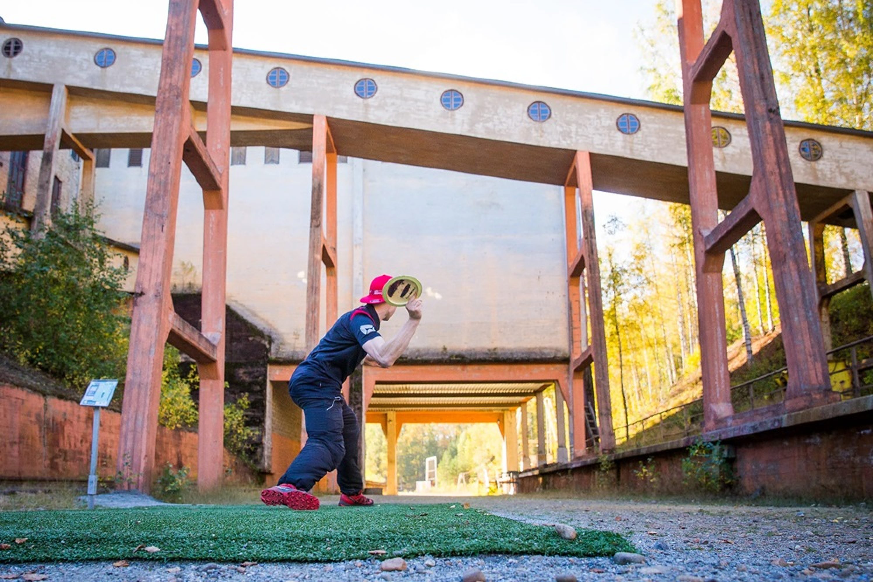 Frisbeegolfia Outokummun Vanhalla Kaivoksella