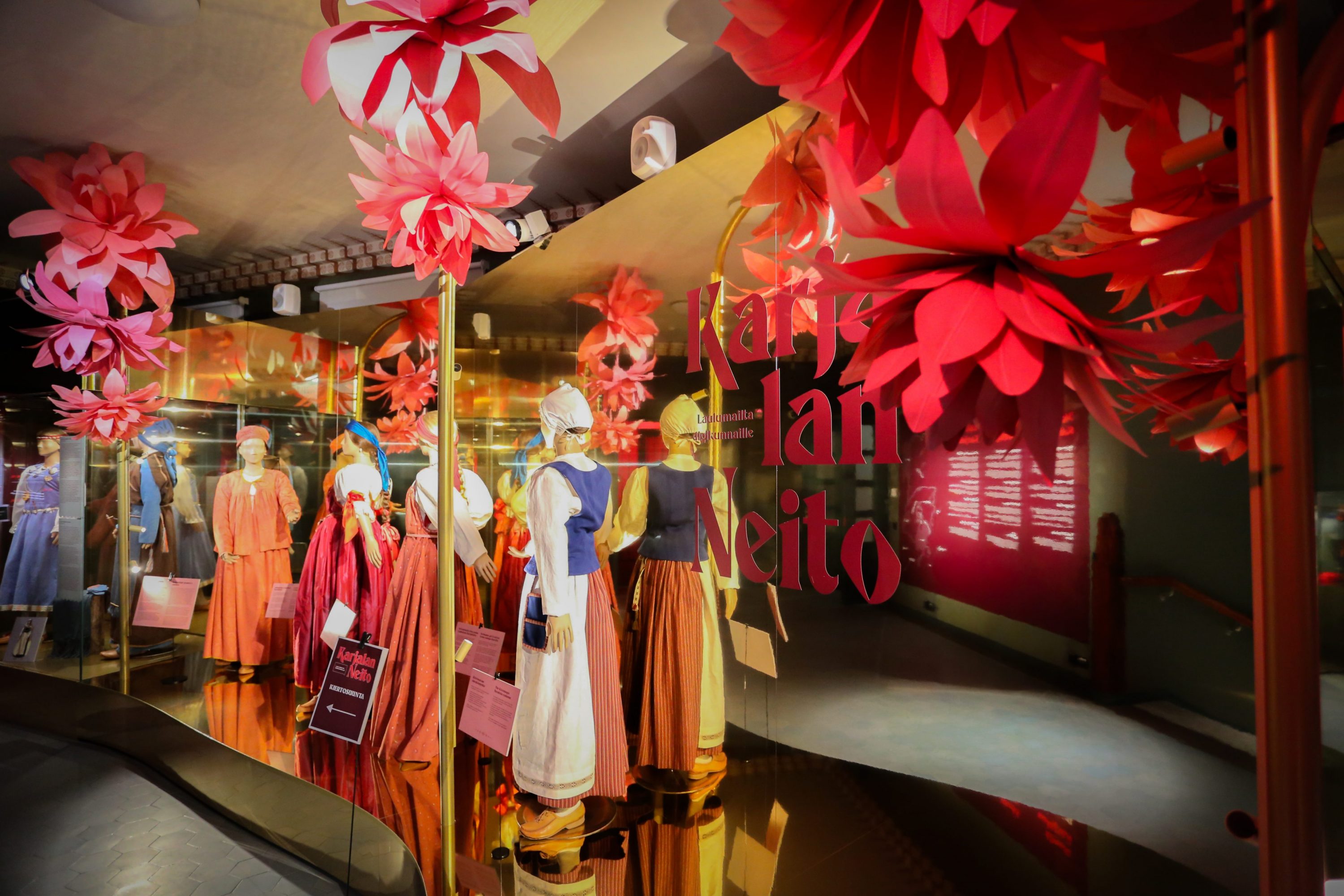 Museo Eliel, Joensuu. Näyttely Karjalan Neidot