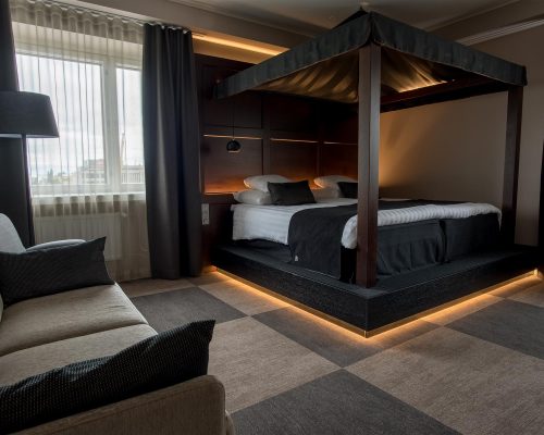 https://www.visitkarelia.fi/files/vaakuna_superior-room.jpg