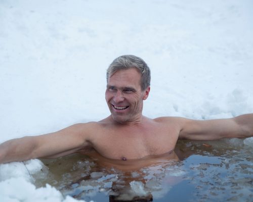 https://www.visitkarelia.fi/files/visitkarelia_harri-tarvainen_winter_iceswimming.jpg