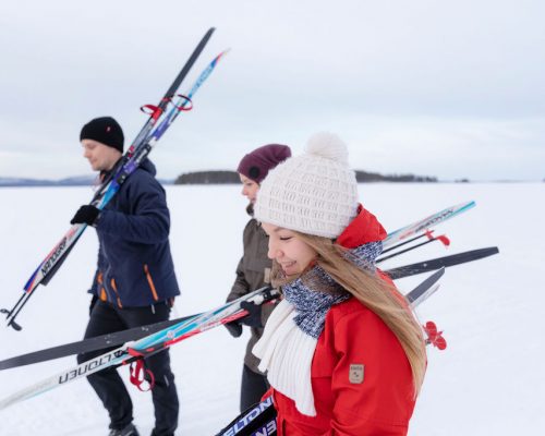 https://www.visitkarelia.fi/files/visitkarelia_harri-tarvainen_winter_skiing7.jpg