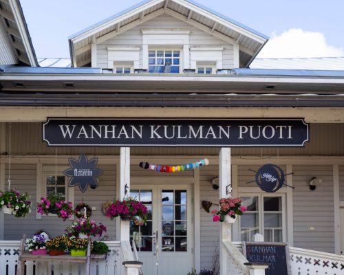 https://www.visitkarelia.fi/files/vk-anne-hukkanen-wanhankulmanpuoti-jpg.jpg