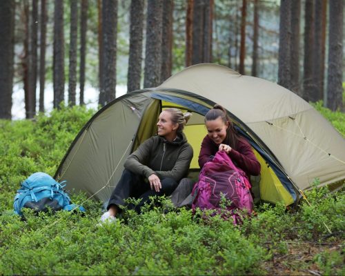 https://www.visitkarelia.fi/files/vk-harri-tarvainen-camping-jpg-e1655383561123.jpg