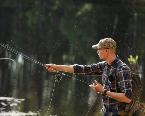 https://www.visitkarelia.fi/files/vk-harri-tarvainen-fisherman-jpg-1.jpg