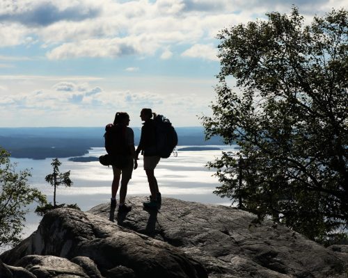 https://www.visitkarelia.fi/files/vk-harri-tarvainen-hiking2-jpg-1.jpg