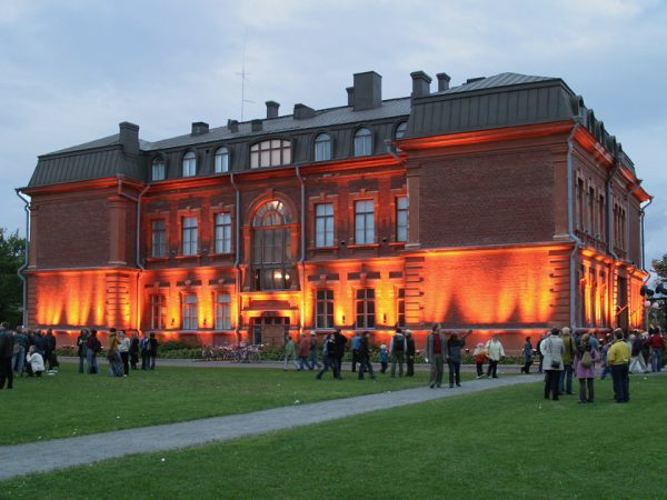 Joensuun taidemuseo Onni ulkoapäin