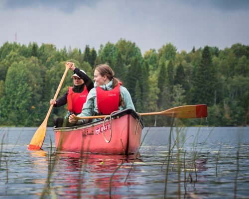 https://www.visitkarelia.fi/files/vk86-terhi-ilosaari-aksytammat-e1624438235500.jpg