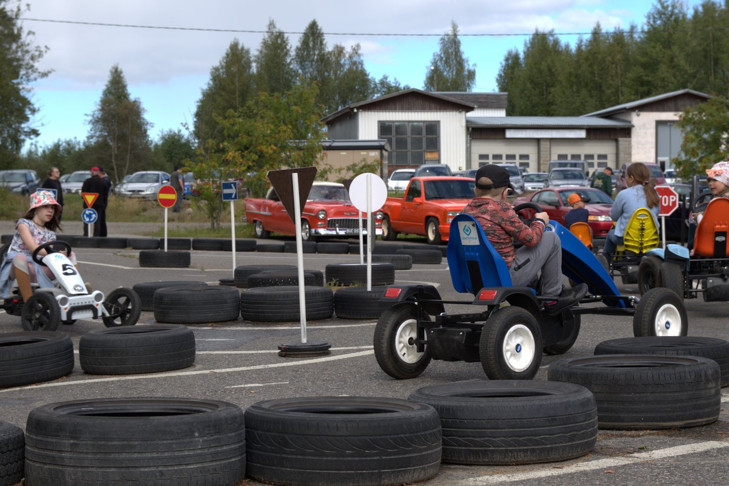 HotRodders_liikennepuisto_kuvaaja_JaanaParkkinen