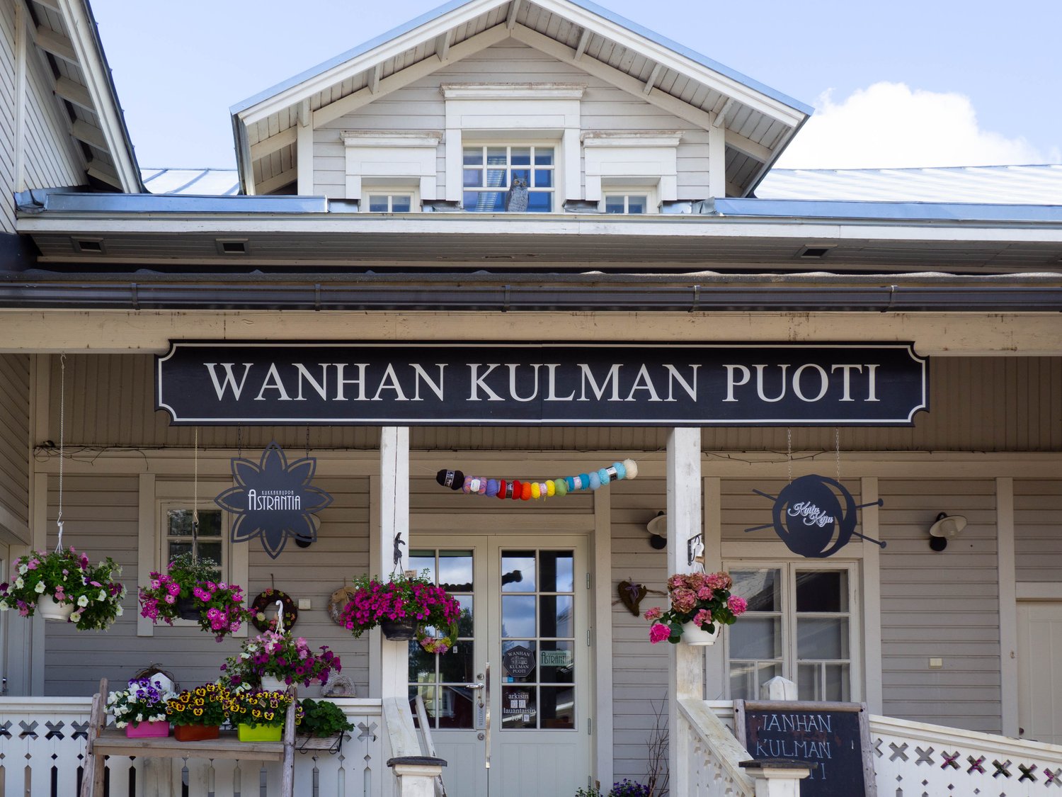 VK-Anne-Hukkanen-Wanhankulmanpuoti.jpg