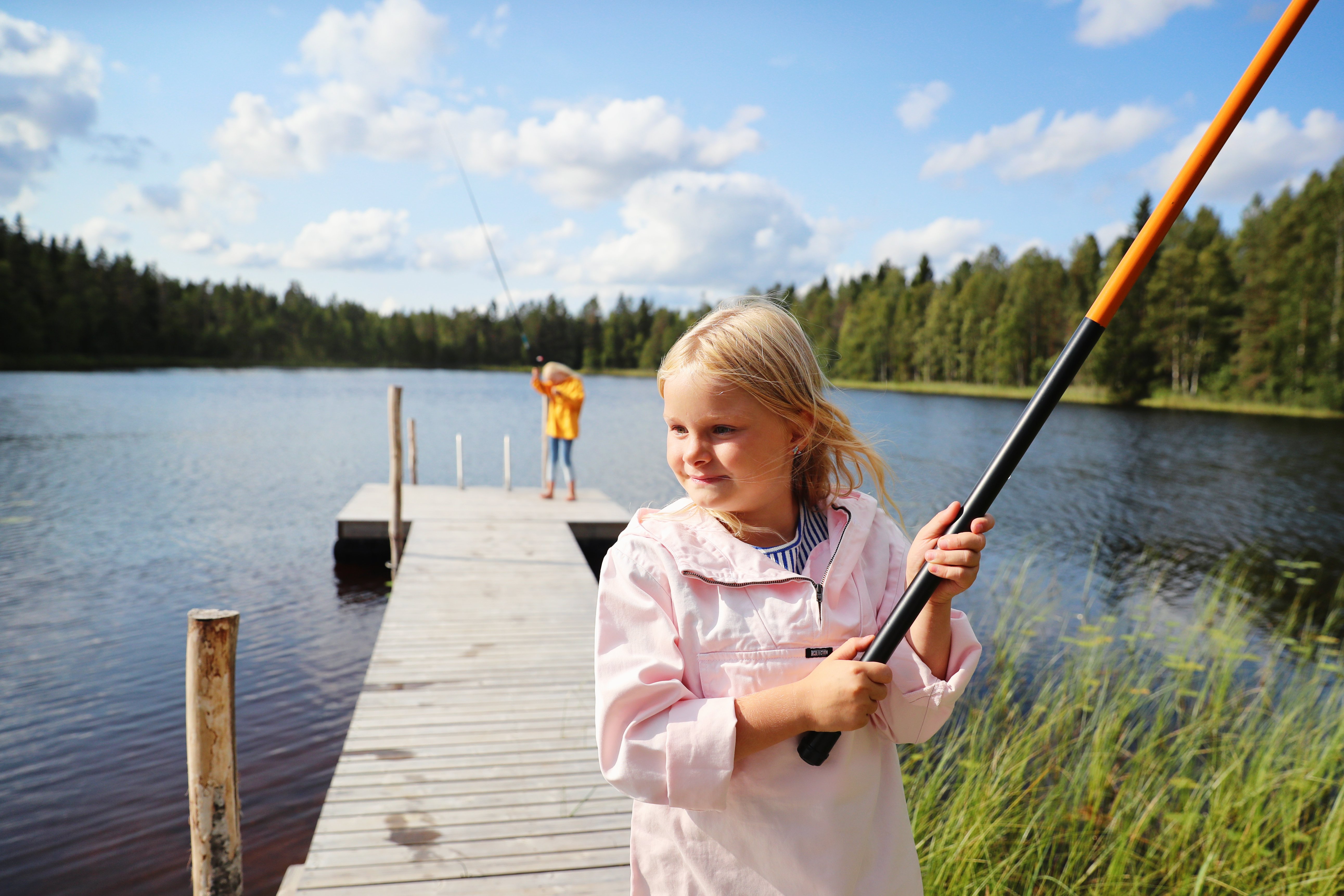 VK-Harri-Tarvainen-childrenfishing.jpg (1)