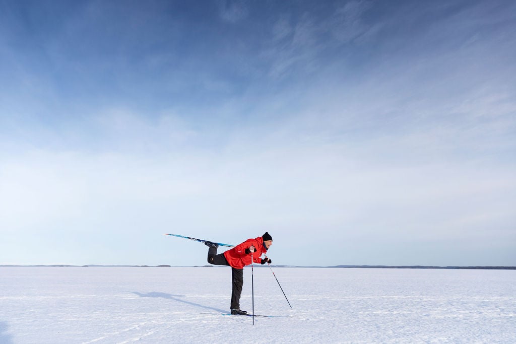 VisitKarelia_Harri Tarvainen_winter_skiing_yoga